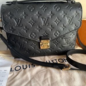 ‼️SOLD‼️Louis Vuitton Black Pochette Metis Monogram Empreinte leather